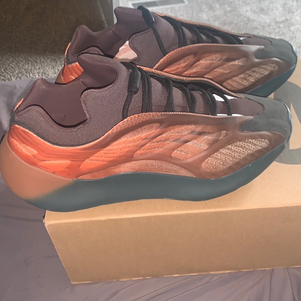 Yezzy copper 700